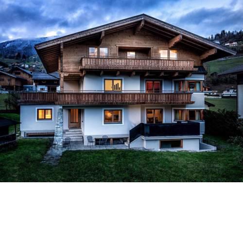 Modern Holiday Home in Niedernsill with Balcony