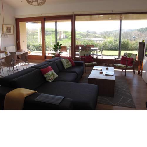 Modern Holiday Home near Sea in Cantabrian