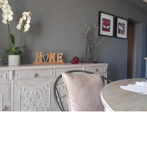 Modern house with sea view- 5 min walk