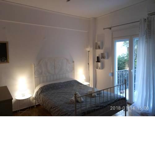 Modern, ideally located studio apartment