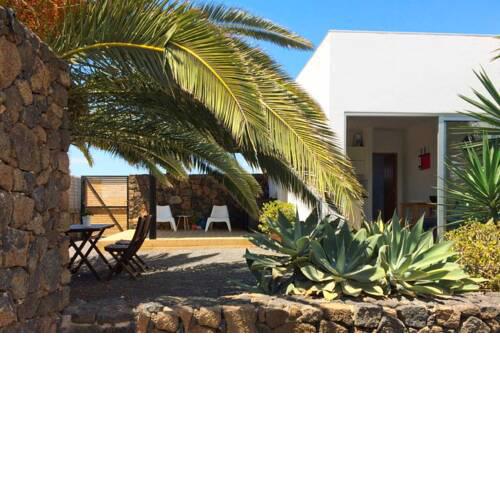 Modern little house with voclano view