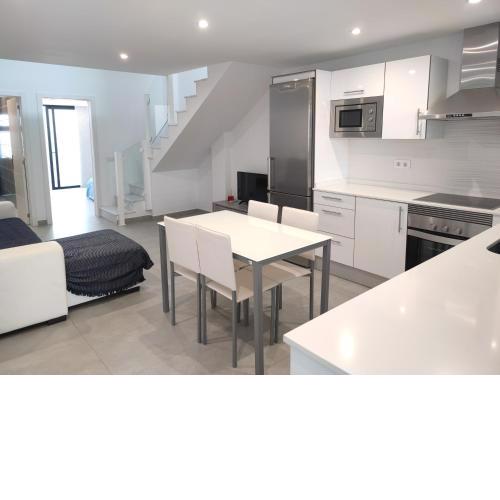 Modern Loft Costa Adeje. Pool. Wifi.