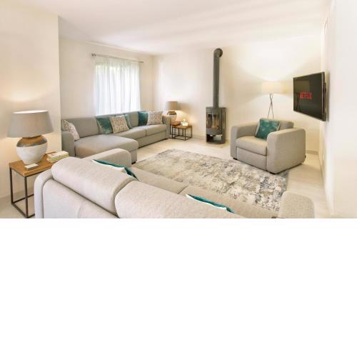 Modern MarbellaMar townhouse next to beach RDR210