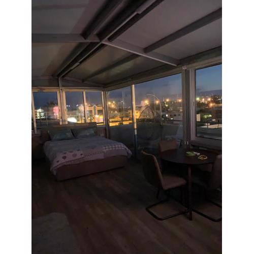 Modern New Studio near Marina/Casino/New Port/Beach with balcony/ships view