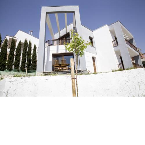 Modern serene villa near the sea