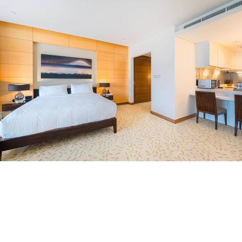 Modern Spacious at The Address Dubai Mall