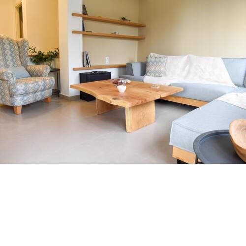 Modern, Spacious Flat Close to the Center