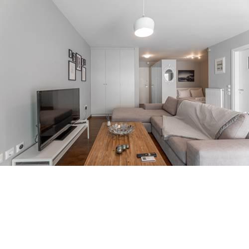 Modern Studio 3- Good Location