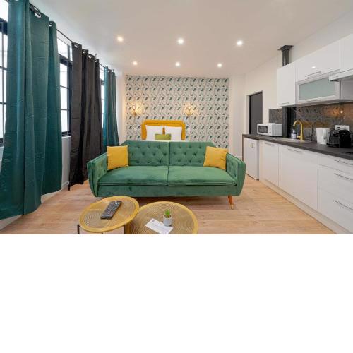 Modern Studio Apartment for 3