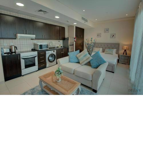 Modern Studio at Royal Oceanic JBR by Deluxe Holiday Homes