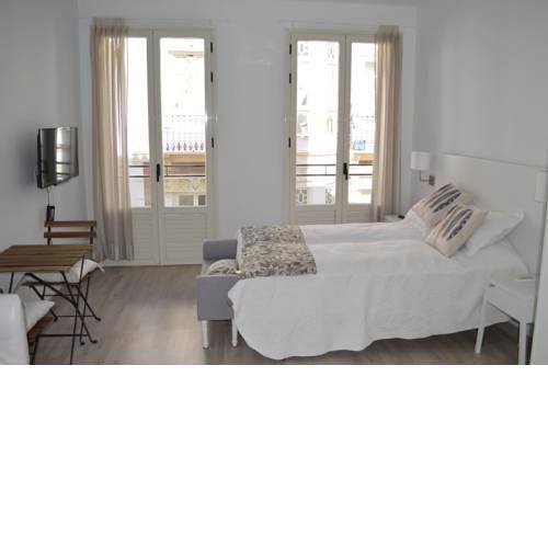 Modern studio flat close to Plaza Merced