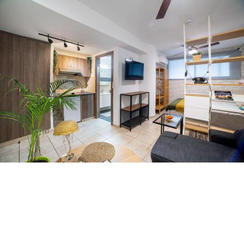 Modern studio in the historic center near beach