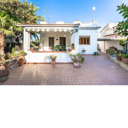Modern villa, 150m from beach, 20 min to Siracusa
