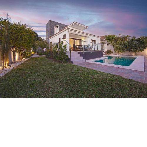 Modern Villa close to Costabella beach