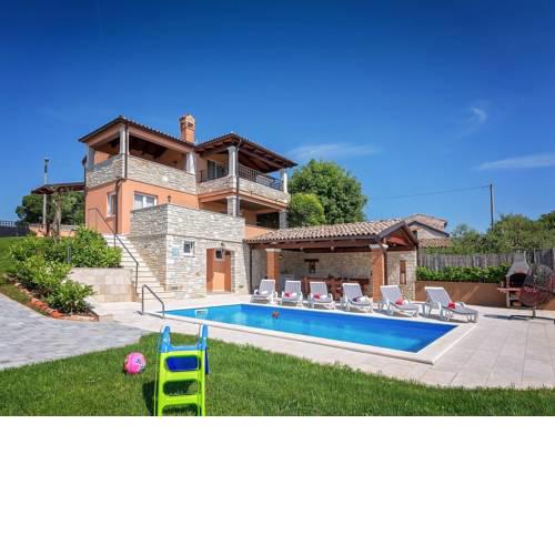 Modern Villa in Jasenovica with Swimming Pool