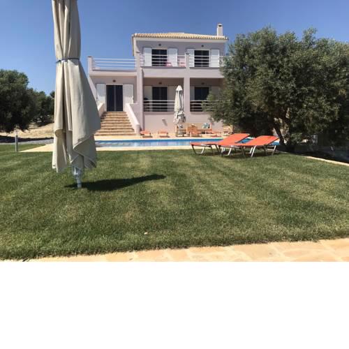 Modern Villa in Kamaria Peloponnese with Swimming Pool