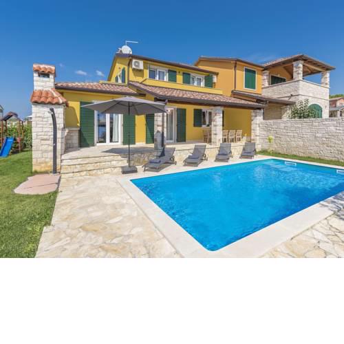 Modern Villa in Nova Vas with Swimming Pool