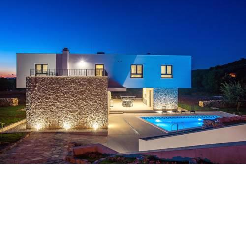 Modern Villa M30 with private pool, 3 en-suite bedrooms