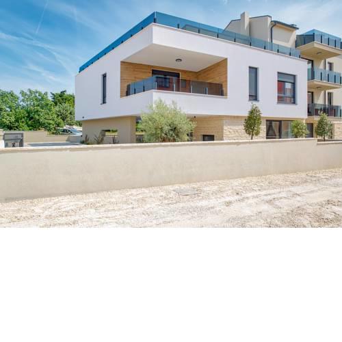 Modern Villa Sponza, in Istria, with a Pool