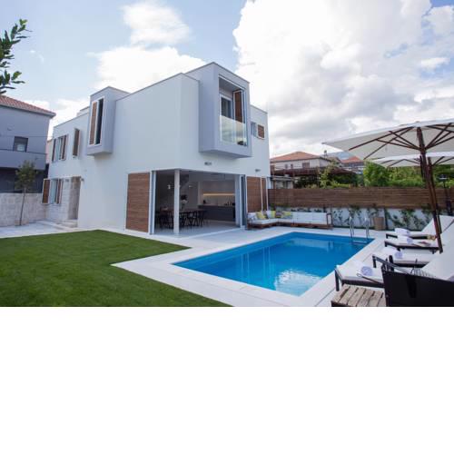 Modern villa with heated swimming pool