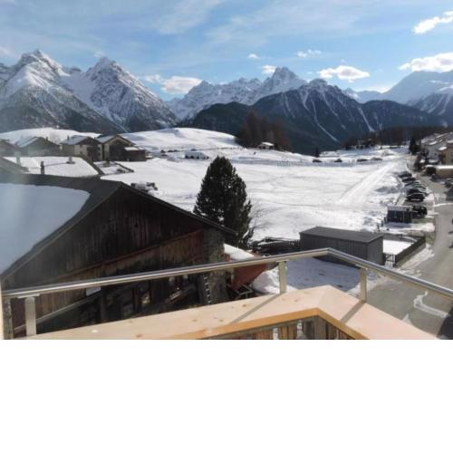 Moderne grosszügige Wohnung mit Panoramasicht in Ftan