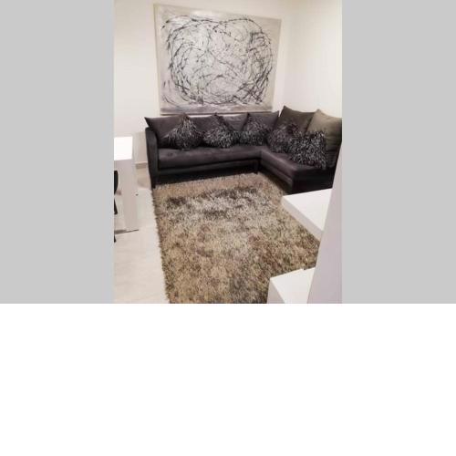 Moderne ruhige Wohnung mit Balkon und Pool
