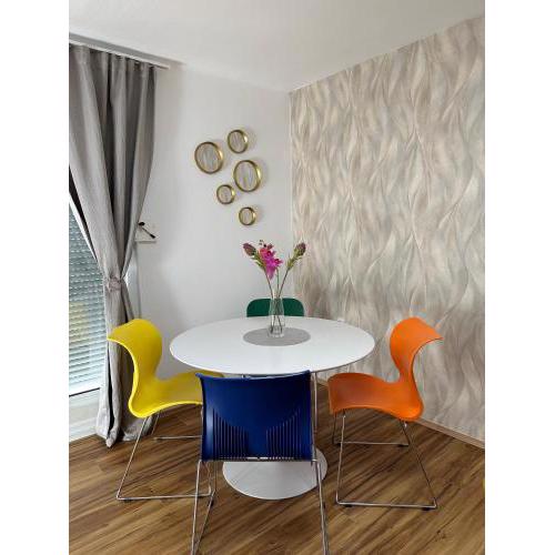 Moderne Wohnung mit 2 Balkonen und Schlossbergblick