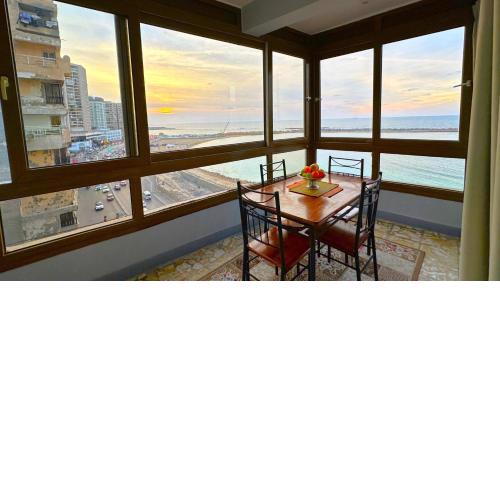 Modernized Vintage Sea View Apartment