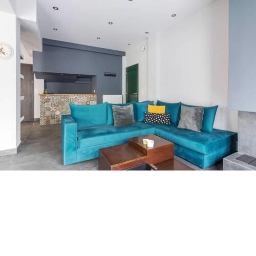 Modernly designed house for 3 people/outdoor space