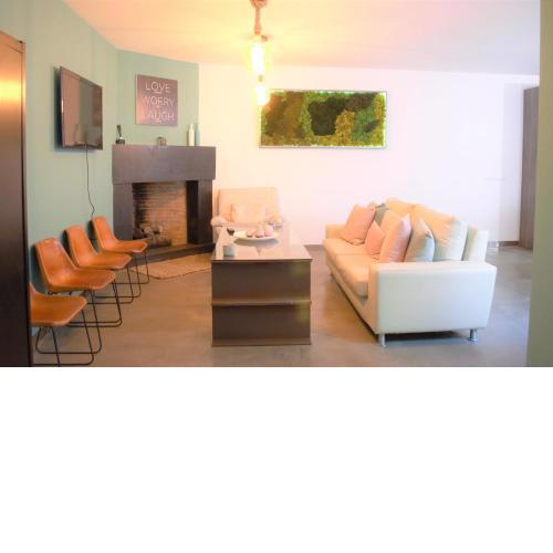 Moderno y céntrico apartamento en Tesoro 6
