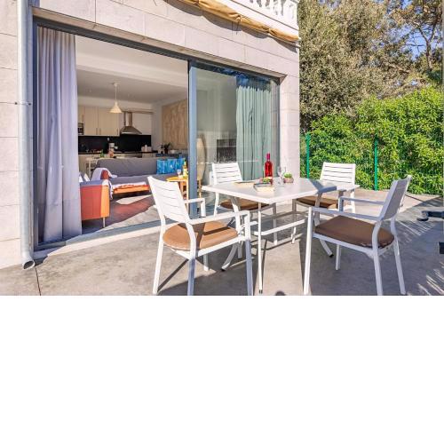 Modesto Apartment A