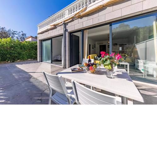 Modesto Apartment B