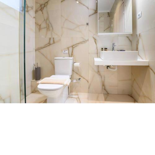 Moments Apartment B2 walking distance to the beach!