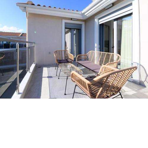 Moments apartment D2 walking distance from the beach and sea!