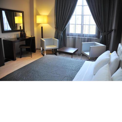 MonarC Hotel