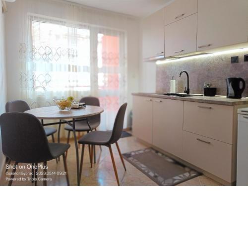 Moni 85 Family House