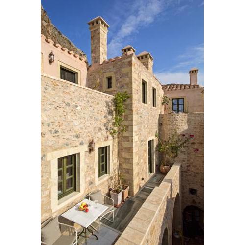Moni Emvasis Luxury Suites