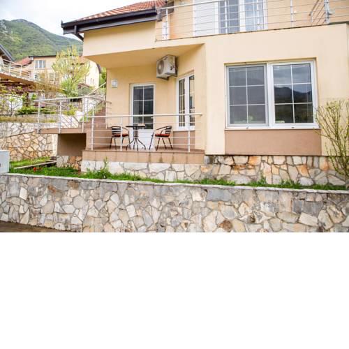 Montenegro Mountain View