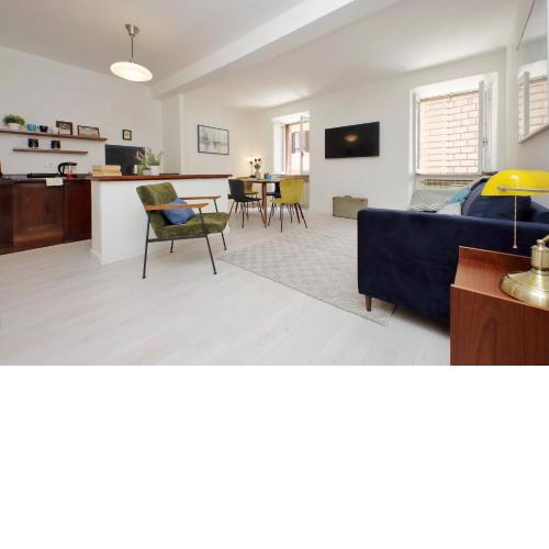 Monti Spacious Apartment 2