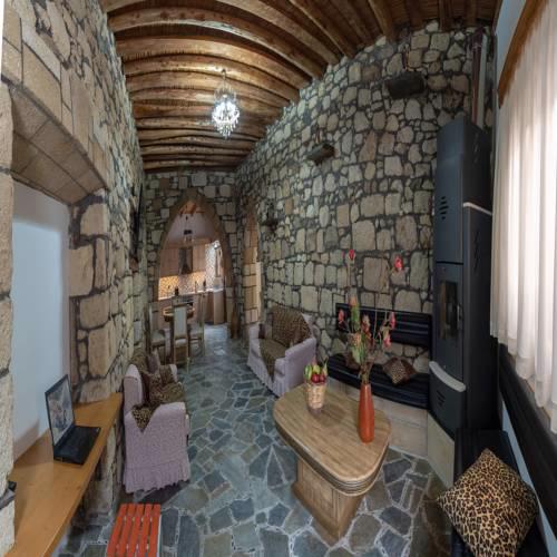 Moonstone Traditional Villa-ge House Masari