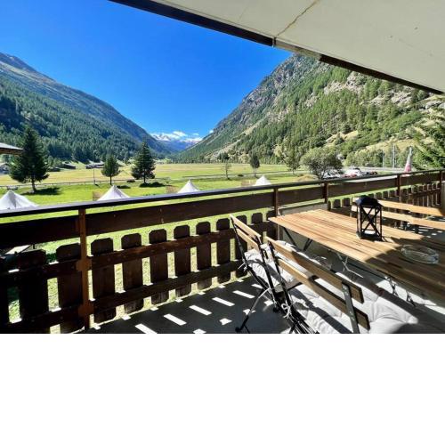 Mountain magic apartment for 6 Near Zermatt