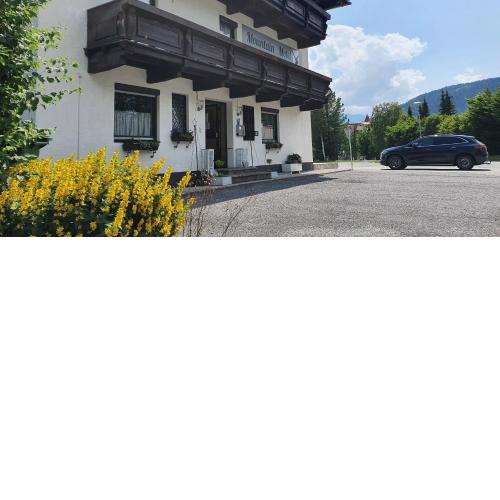 Mountain Motel