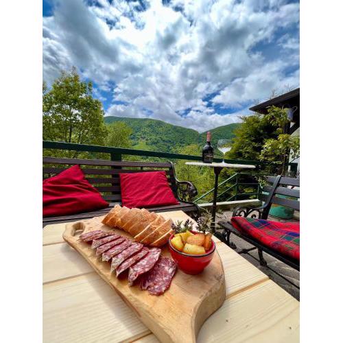 Mountain view retreat Three floors plus terrace