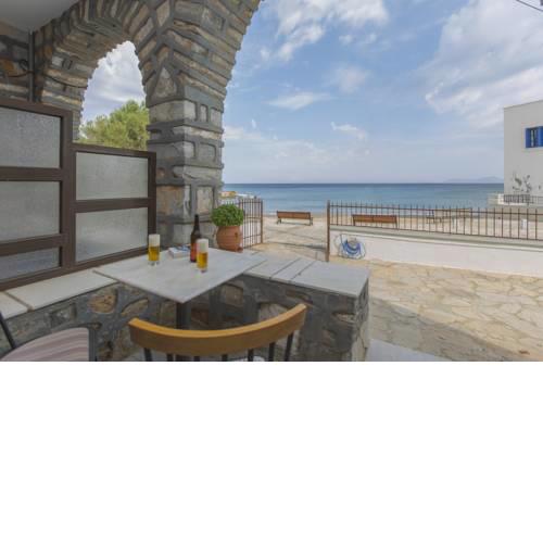 Moutsouna Beach
