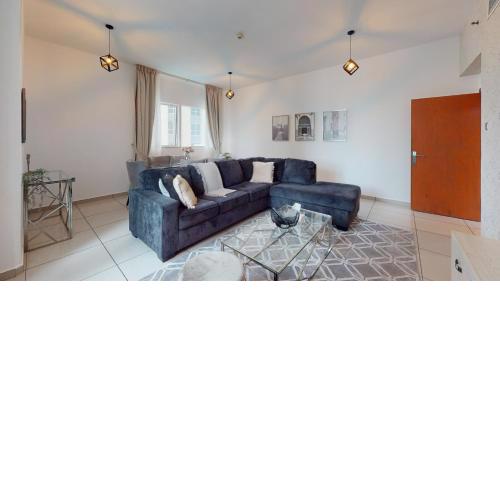 MP12 - Luxurious 2BR in Marina Pinnacle Tower