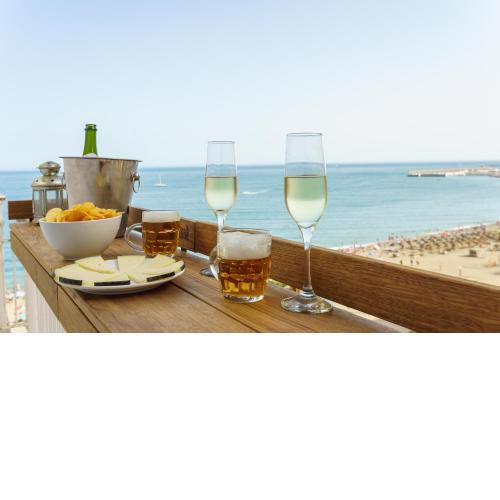 MP4-Beachfront Enjoy breakfast facing the Ocean