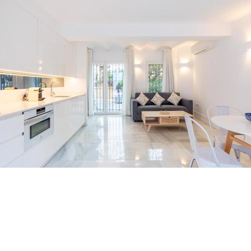 MS4-One Block Away From The Sand/Pool Onsite/Sea Views