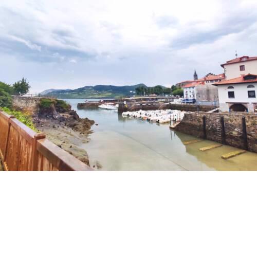 Mundaka centro, terraza y jardín privado