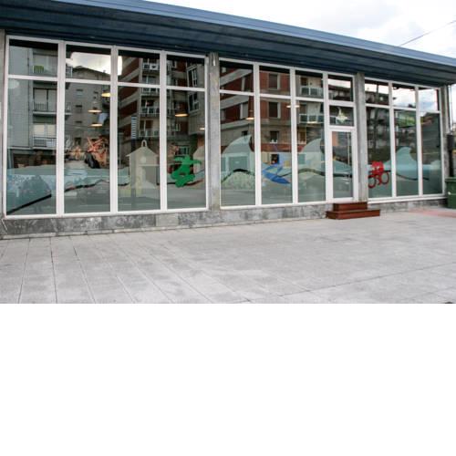 Mundaka Hostel & Sports Cafe