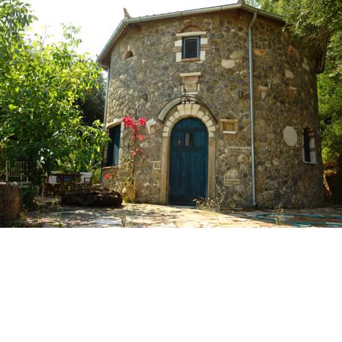 Musician's Round House & Castello